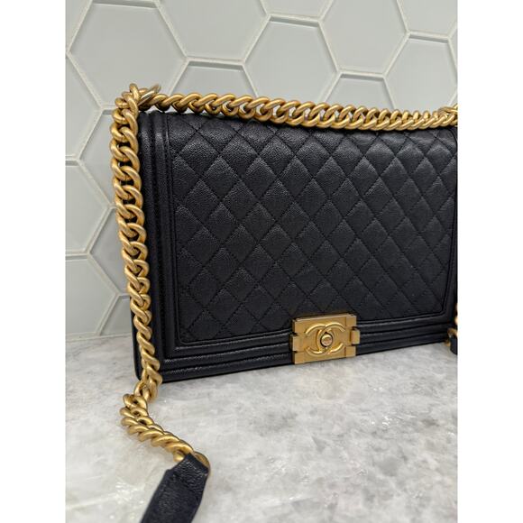 AUTHENTIC Chanel Boy Bag.- Navy Quilted Large - Picture 3 of 13